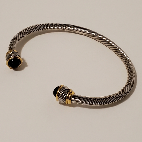 Jewelry - Bangle